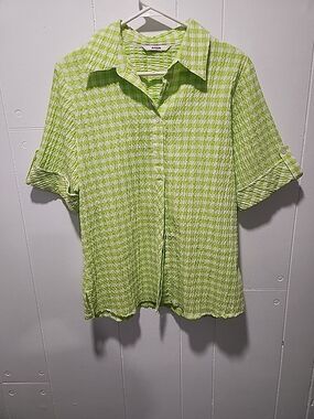 Alia Lime Short-Sleeve Button-Up Blouse